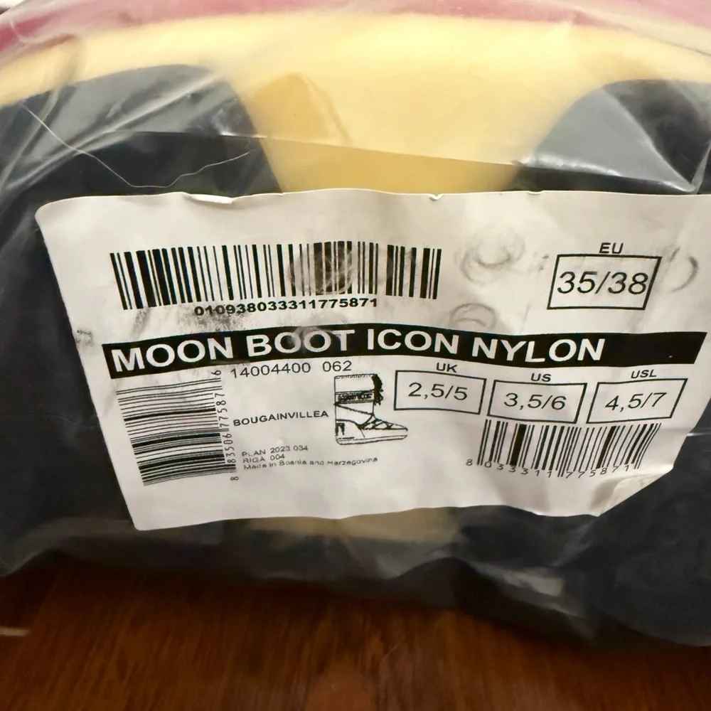 NWT Moon Boot Icon Nylon Boots in Bougainvillea/ Hot Pink Size 7 - Picture 5 of 17